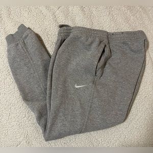 Nike Men’s gray sweatpant joggers